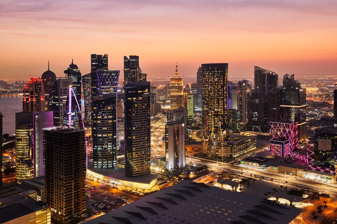 قطر تفتح أبوابها أمام المسافرين الدوليين الحاصلين على "لقاح كورونا" كاملًا